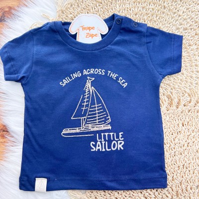 Conj. Camiseta Little Sailor e Bermuda - Marinho e Areia
